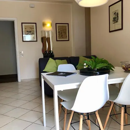 50 Metri Dal Mare Con Piccolo Giardino Daire *