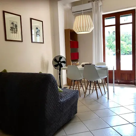 Daire 50 Metri Dal Mare Con Piccolo Giardino *