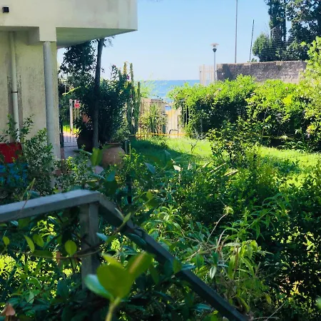 Daire 50 Metri Dal Mare Con Piccolo Giardino *